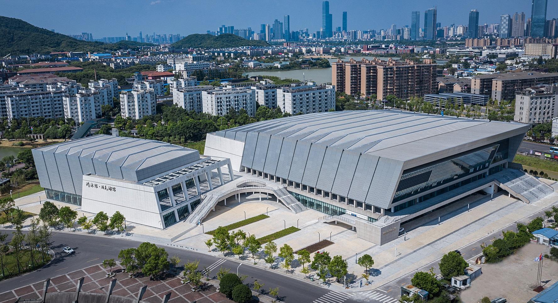 公司承建的中南大學(xué)新校區(qū)體育館（游泳館）建設(shè)工程榮獲兩項(xiàng)（土建、安裝）中國(guó)建設(shè)工程魯班獎(jiǎng)